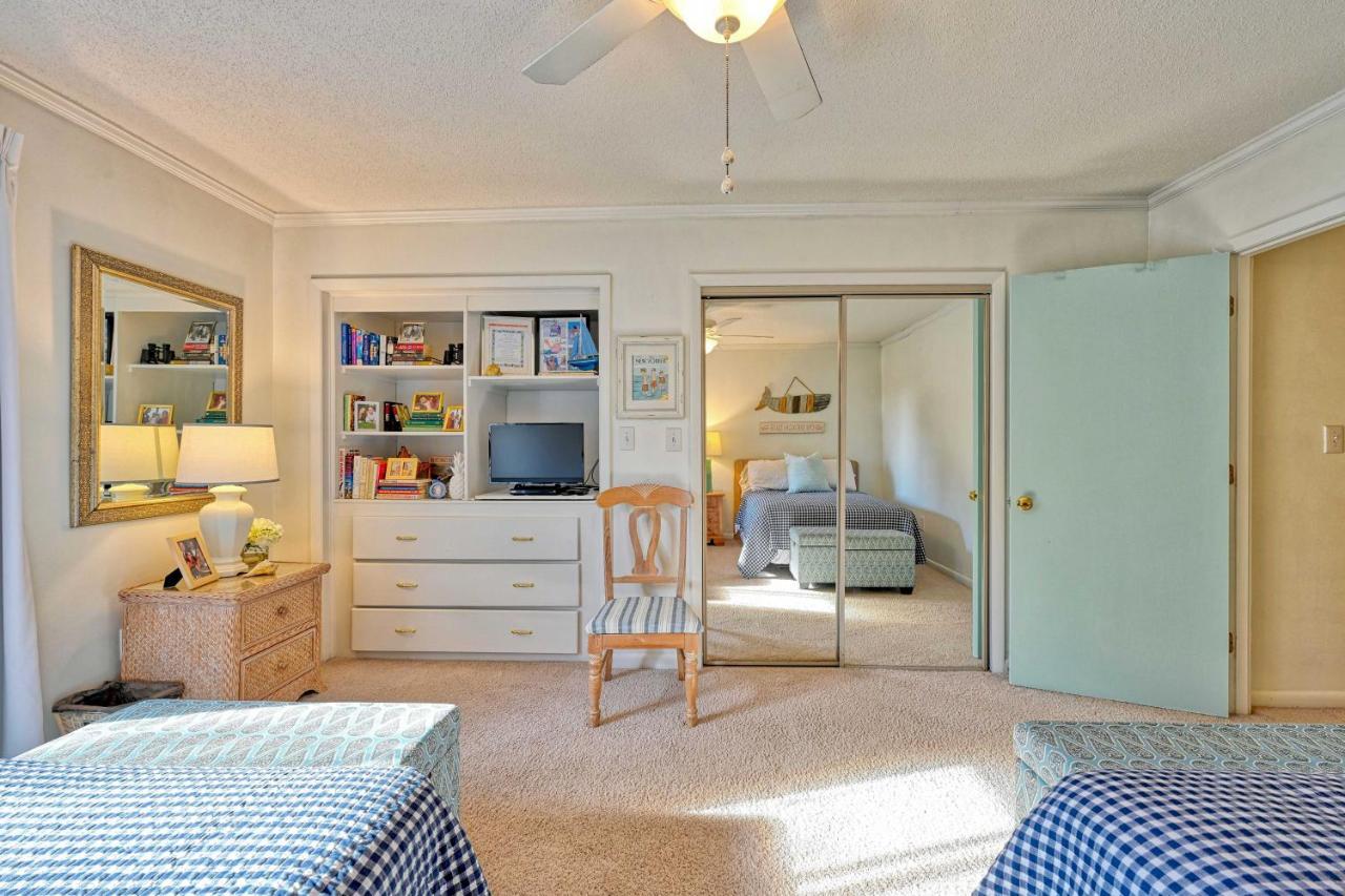 Myrtle Beach Abode With Seasonal Pool And Lake View! Exterior photo