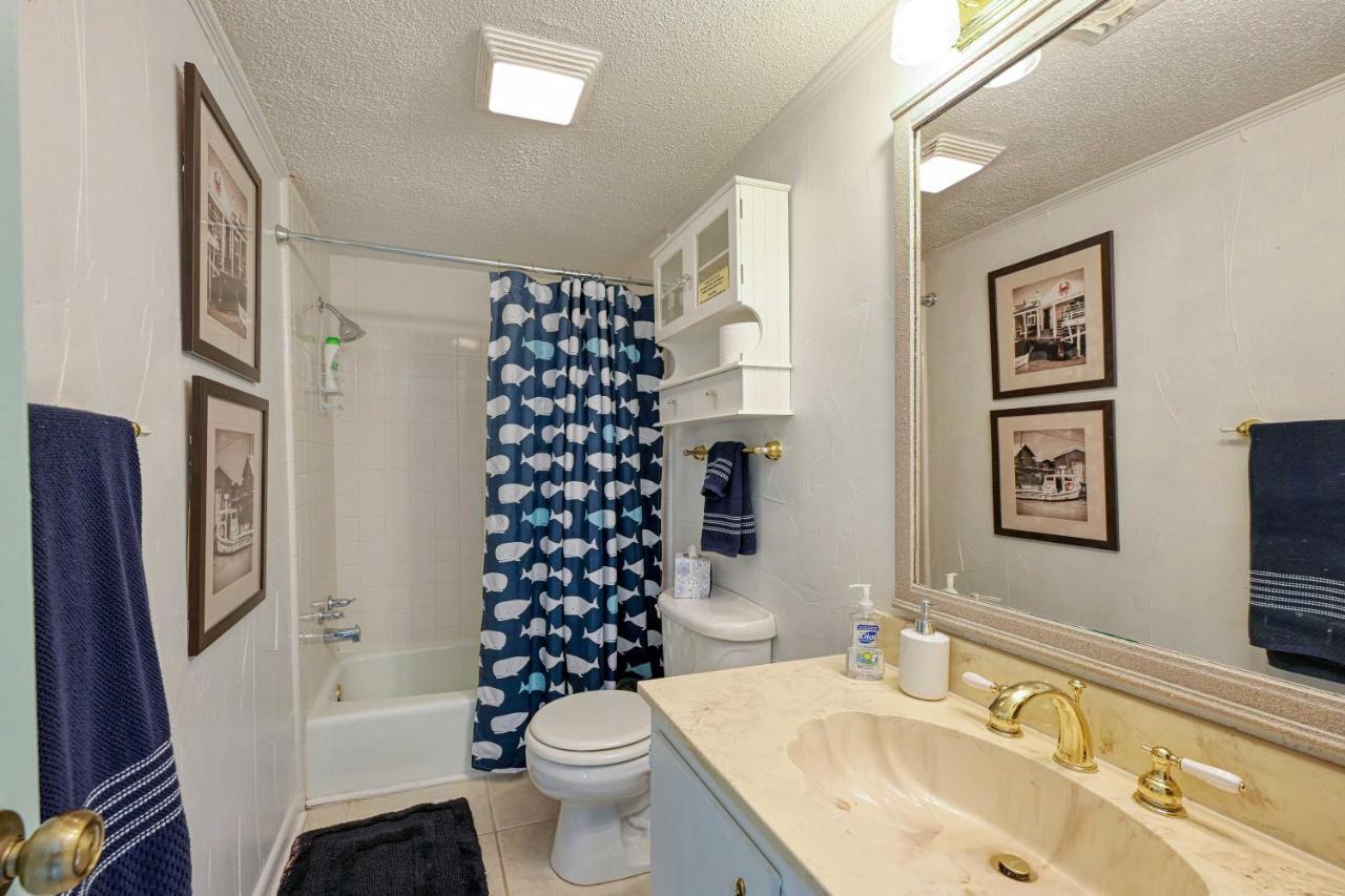 Myrtle Beach Abode With Seasonal Pool And Lake View! Exterior photo